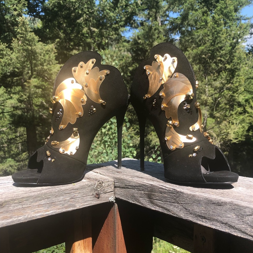 Giuseppe Zanotti sz 41 embellished stiletto  slide